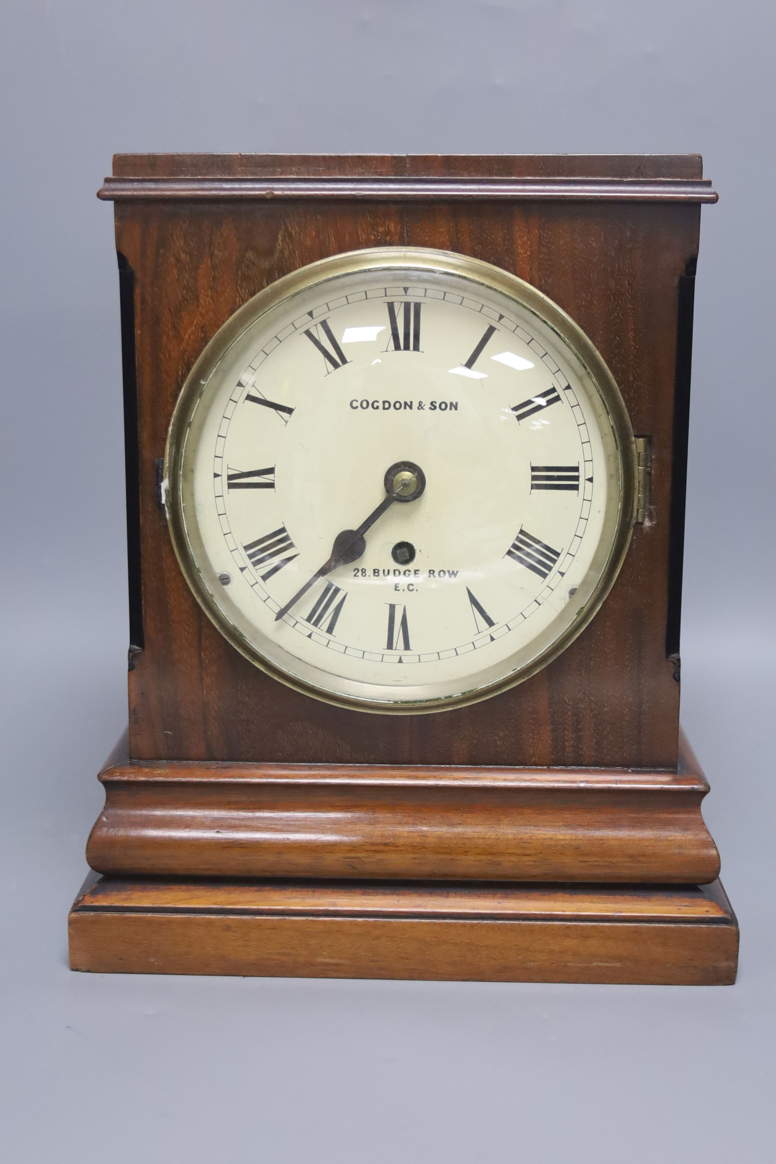 A 19th century Gonzalo Alves mantel timepiece, the 7